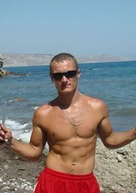 Саша из Феодосии, мне 41, познакомлюсь без обязательств