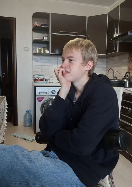 Я Георгий, 21, из Брянска, ищу знакомства на одну ночь