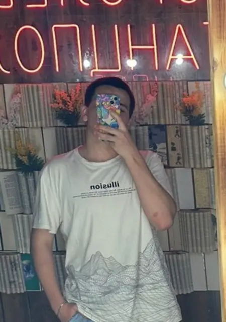 Я Матвей, 19, из Волгограда, ищу знакомства на одну ночь