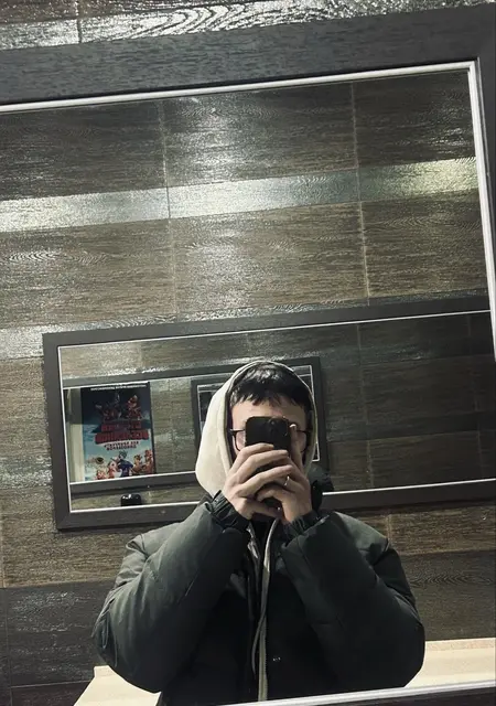 Денис из Владивостока, ищу на сайте знакомства без обязательств