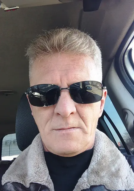 Александр из Самары, мне 54, познакомлюсь на одну ночь