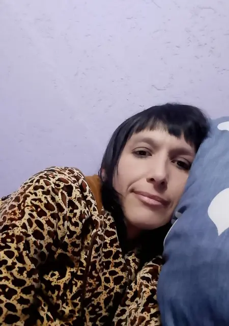 Я Лена, 35, из Иркутска, ищу знакомство для приятного времяпровождения