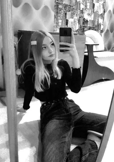 Карина из Брянска, мне 23, познакомлюсь для дружбы