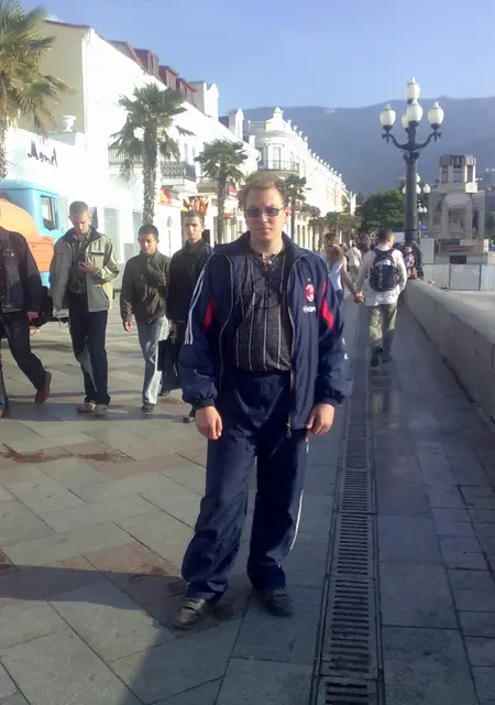 Олег из Судака, ищу на сайте знакомства на одну ночь