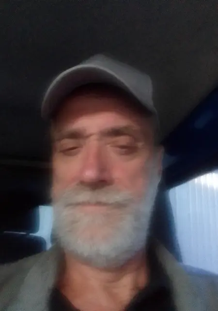 Серж из Санкт-Петербурга, мне 68, познакомлюсь для приятного времяпровождения