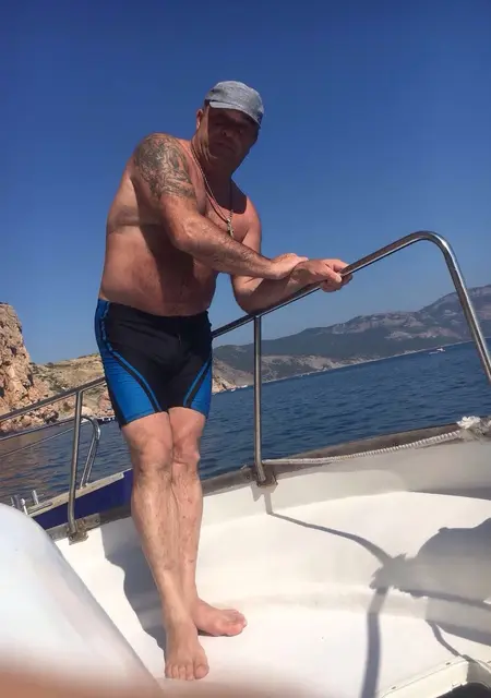 Игорь из Губкинского, ищу на сайте приятное времяпровождение