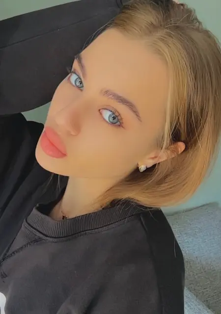 Я Лиза, 23, знакомлюсь на одну ночь в Тюмени