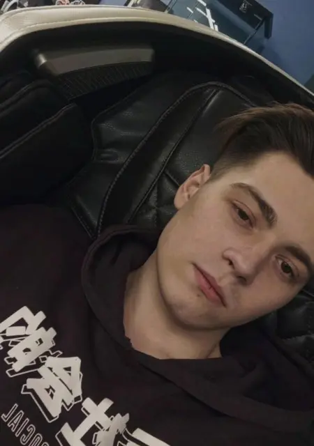 Элвин из Альметьевска, мне 22, познакомлюсь для вирта