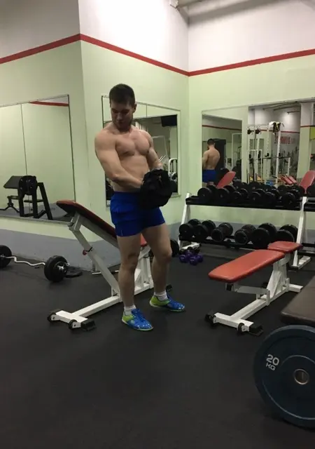 Я Денис, 26, из Чехова, ищу знакомство для приятного времяпровождения