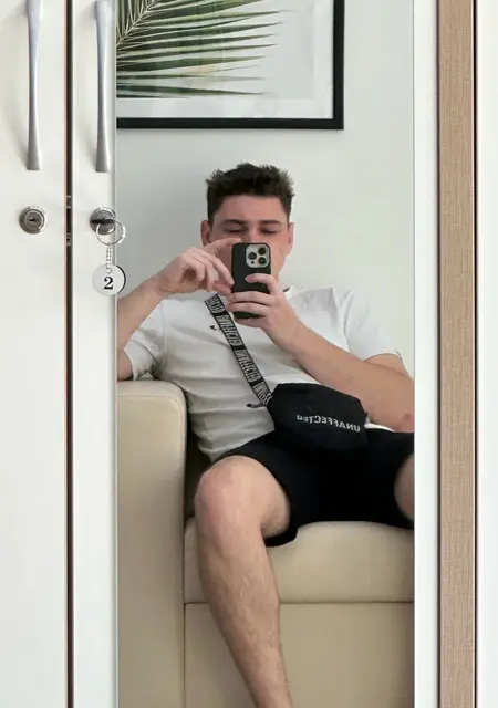 Я Масим, 18, из Волгодонска, ищу знакомства на одну ночь