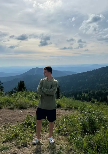 Я Степа, 20, из Новокузнецка, ищу знакомство для постоянных отношений