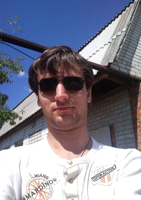 Я Макс, 35, из Усть-Лабинска, ищу знакомства на одну ночь