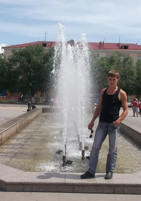 Я Artom, 36, знакомлюсь без обязательств в Черногорске