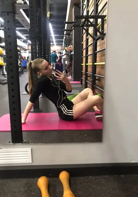 Я Айгуль, 25, из Саратова, ищу знакомство для дружбы