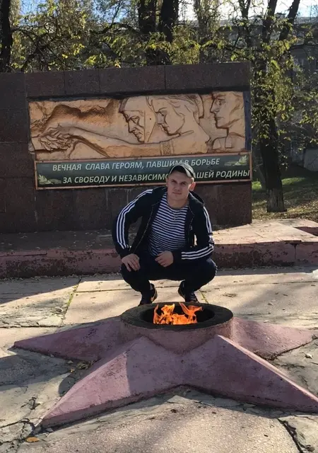 Я Валентин, 30, из Выксы, ищу знакомства на одну ночь