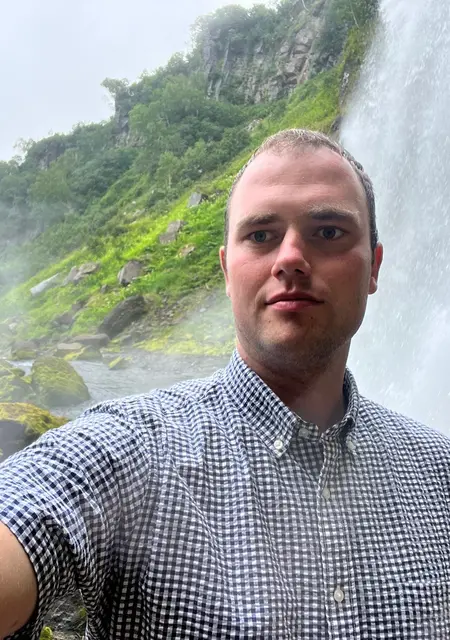 Я Сергей, 29, из Южно-Сахалинска, ищу знакомство для приятного времяпровождения