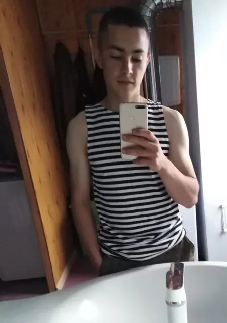 Виктор из Нефтеюганска, мне 25, познакомлюсь на одну ночь