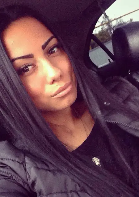 Элина из Тольятти, ищу на сайте знакомства без обязательств