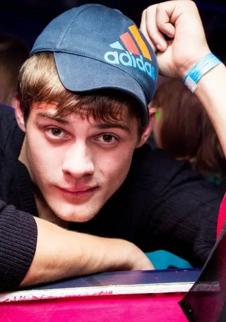 Я Дмитрий, 34, из Владимира, ищу знакомства без обязательств