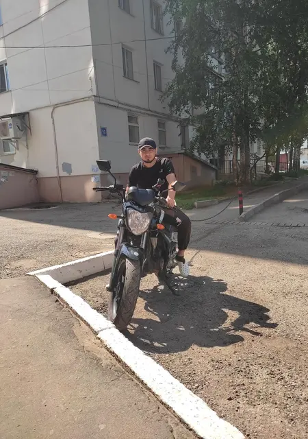 Я Саша, 28, из Сосногорска, ищу знакомства без обязательств