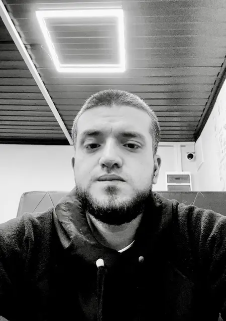 Я Влад, 30, знакомлюсь без обязательств в Екатеринбурге