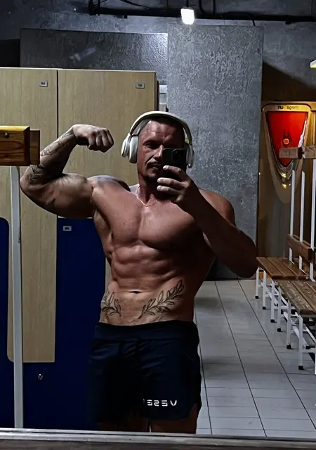 Garik из Москвы, мне 33, познакомлюсь для общения