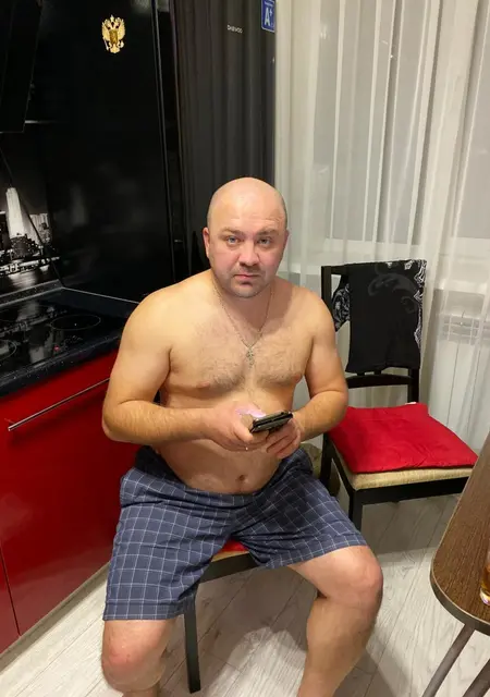 Я Макс, 39, из Фокина, ищу знакомства на одну ночь