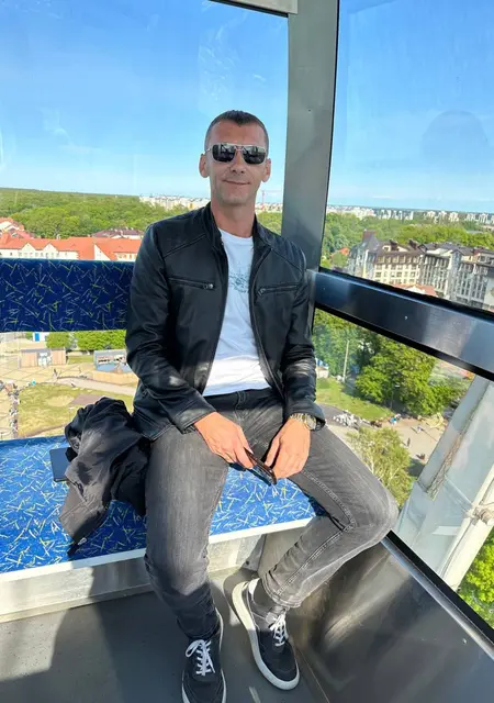 Гарик из Калининграда, мне 41, познакомлюсь для приятного времяпровождения