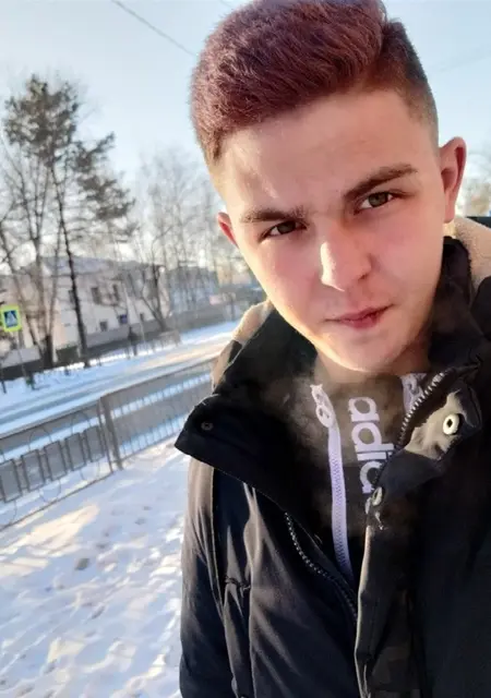 Я Александр, 19, из Люберец, ищу знакомства без обязательств