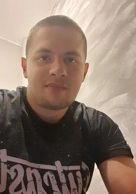 Роман из Днепра, мне 29, познакомлюсь на одну ночь