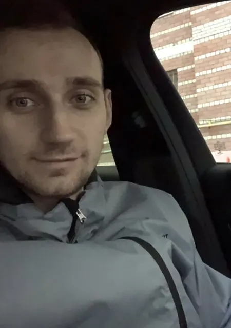 Влад из Рязани, ищу на сайте знакомства без обязательств