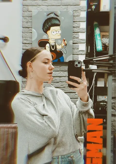 Елизавета из Москвы, мне 19, познакомлюсь для открытые отношения