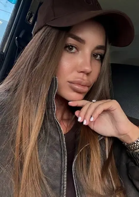 Я Vika, 24, из Москвы, ищу знакомство для открытые отношения