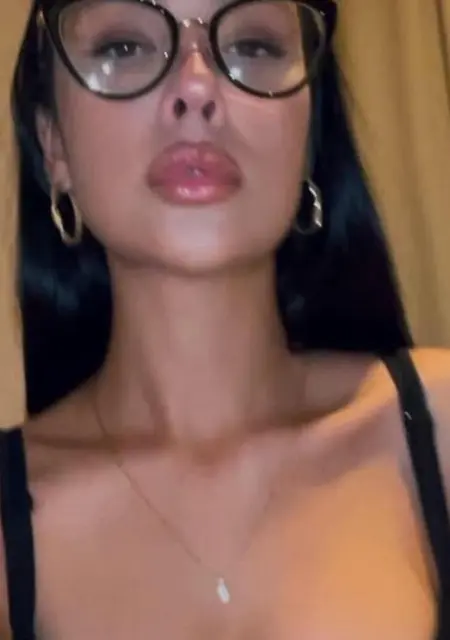 Alina из Тюмени, мне 25, познакомлюсь для вирта