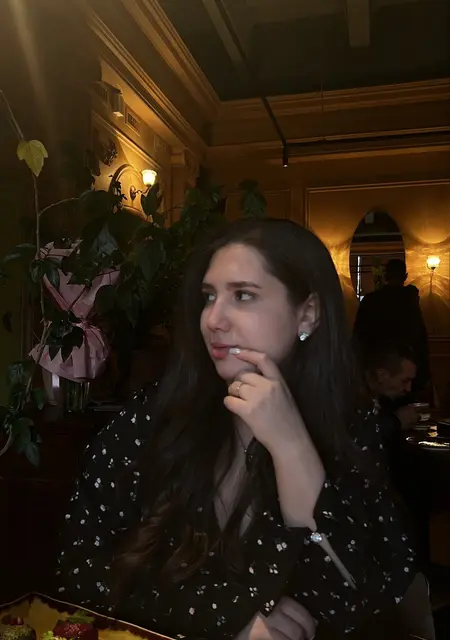 Я Алина, 20, знакомлюсь для постоянных отношений в Екатеринбурге