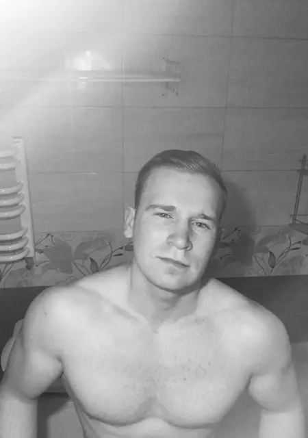 Я Артём, 29, знакомлюсь без обязательств в Великом Новгороде