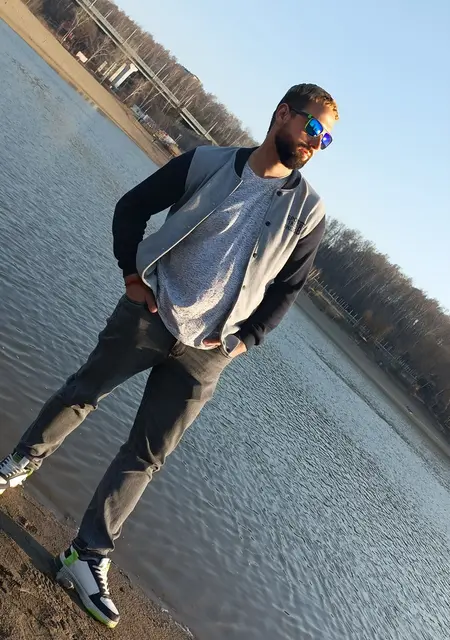 Я Илья, 30, из Барнаула, ищу знакомства без обязательств