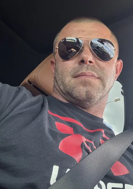 Я Міша, 41, знакомлюсь для приятного времяпровождения в Москве