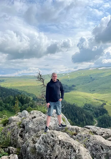 Я Юрий, 30, знакомлюсь на одну ночь в Геленджике