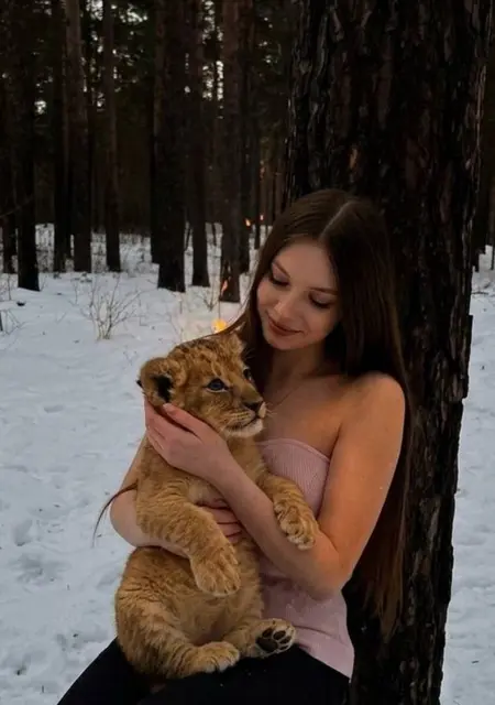 Я Полина, 19, из Казани, ищу знакомства без обязательств
