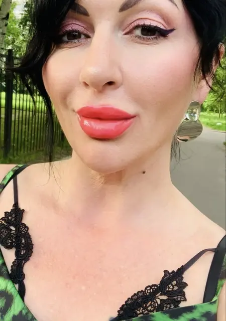 Я Мия, 40, из Санкт-Петербурга, ищу знакомства на одну ночь