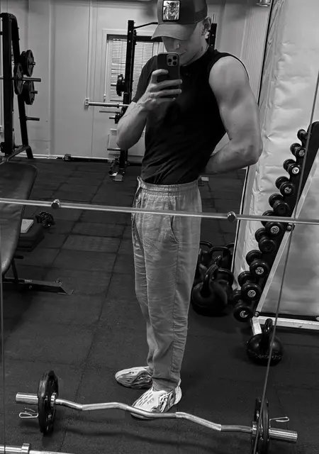 Я Kit, 25, из Новороссийска, ищу знакомства без обязательств