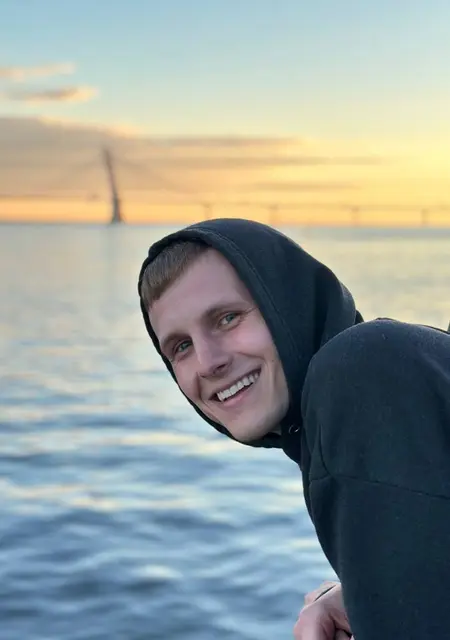 Я Владислав, 26, из Санкт-Петербурга, ищу знакомство для открытые отношения