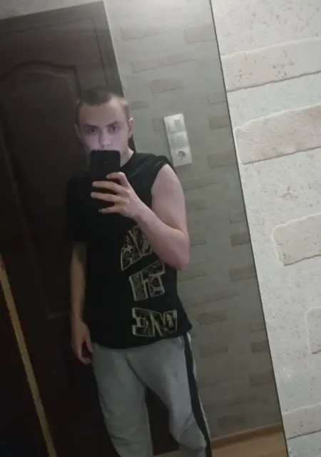 Я Иван, 21, из Кургана, ищу знакомство для постоянных отношений