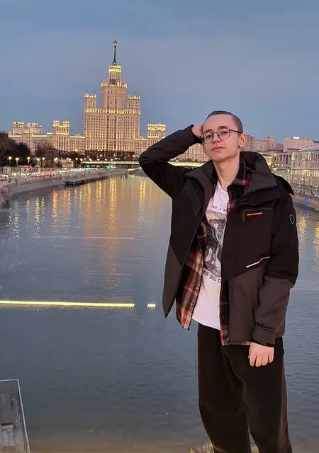 Я Кирилл, 20, из Раменского, ищу знакомство для постоянных отношений