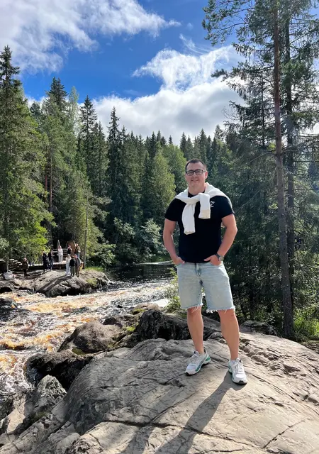 Артем из Мурино, мне 31, познакомлюсь для приятного времяпровождения