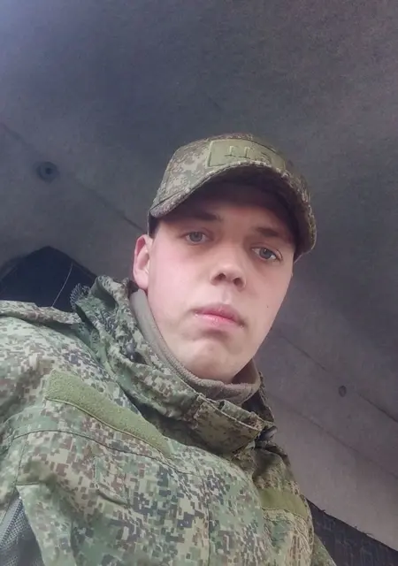 Я Александр, 22, знакомлюсь без обязательств в Новошахтинске