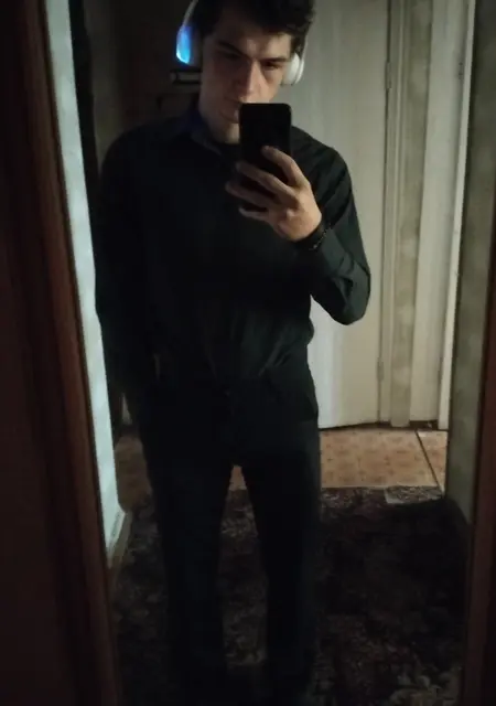 Я Александр, 18, знакомлюсь без обязательств в Воронеже