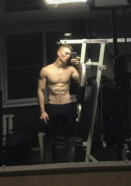 Макс из Наро-Фоминска, ищу на сайте знакомства на одну ночь