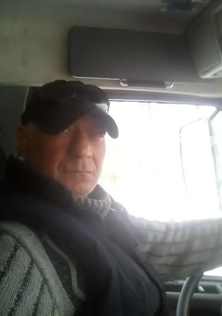 Сергей из Магадана, ищу на сайте знакомства без обязательств